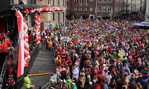 Unterwegs auf Partys: K.o.-Tropfen beim Karneval: Wie Sie sicher