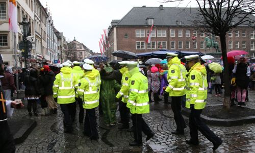 D_Altweiber_Polizei_04022016