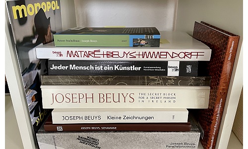 D_Beuys_Bücher_12052021