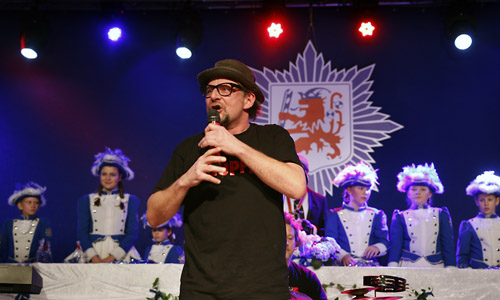 D_BlauWeissKostuem_Band_20190209