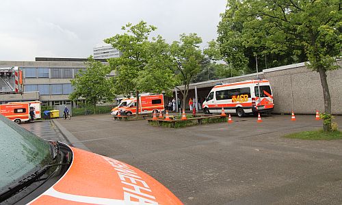 D_Bombe_Schule_aussen_16062016