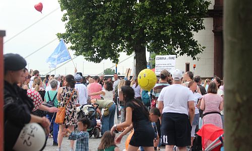 D_CR_Familien_Burgplatz_13062020