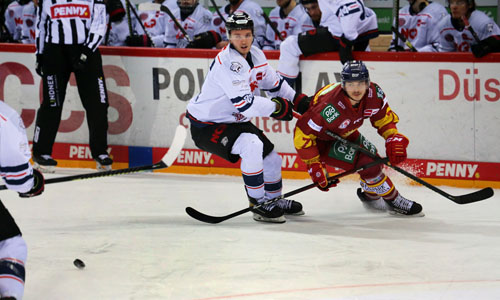 D_DEG_IceTigers_Zweikampf_20210326.jpg