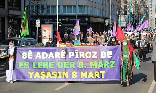 D_Frauendemo_Start_07032021