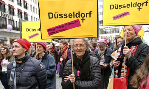 D_Frauenkampftag_Ortsschild_20180310