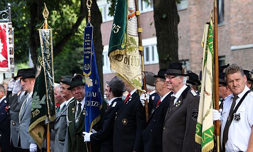 D_Holthausen_Fahnen_05092016