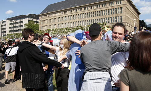 D_JapanTag2019_Hugs_20190525