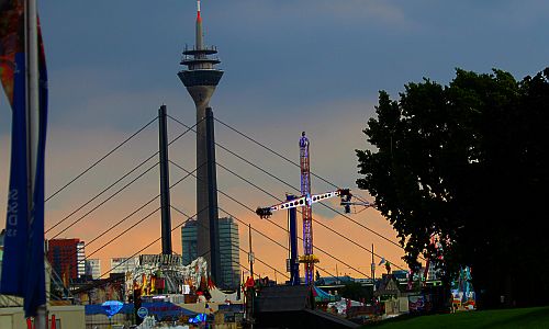 D_Kirmes_eröffnung_Skyline_14072016