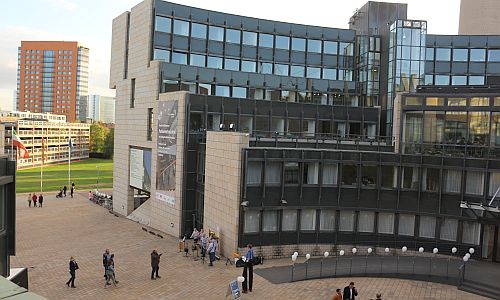 D_Landtag_aussen2_28092018