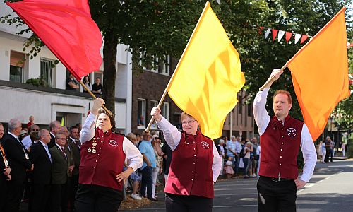 D_Niederkassel_Fahnen_13082018