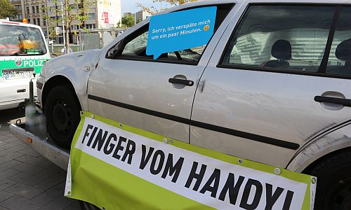 D_Polizei_Handy_Wagen2_23092018