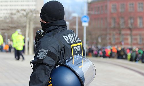 D_Q_Pol_Polizist_14032021