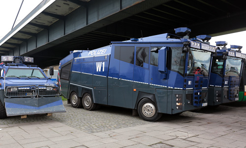 D_Quer_Wasserwerfer_20201206