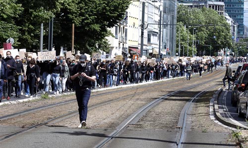 D_RassismusDemo_Demozug_20200606