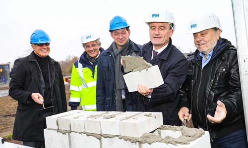 D_RealschuleStockum_Bauunternehmer Dr. Michael Burkhardt, IPM-Geschäftsführer Dr. Heinrich Labbert, Stadtdirektor Burkhard Hintzsche, OB Thomas Ge...