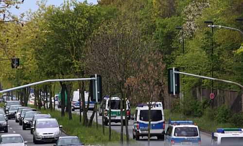 D_Reps_Polizeikolonne_30042016