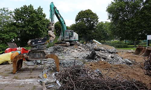 D_Schwimmbad_Flingern_Bagger_16082017