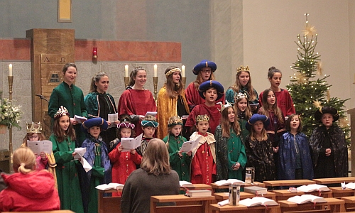 D_Sternsinger_alle_Kirche_05012017