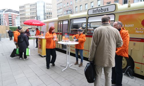 D_UBahn_Infobus_05122015