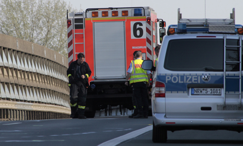 D_UnfallBenrath_FwPolizei_20150419