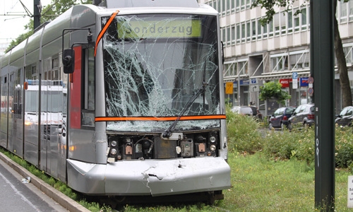 D_Unfall_BerlinerAlleee_Bahn_20150720