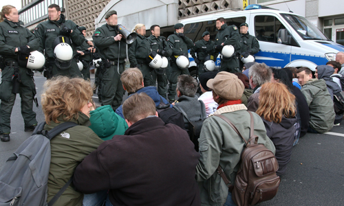 D_duegida_blockade2_20150413