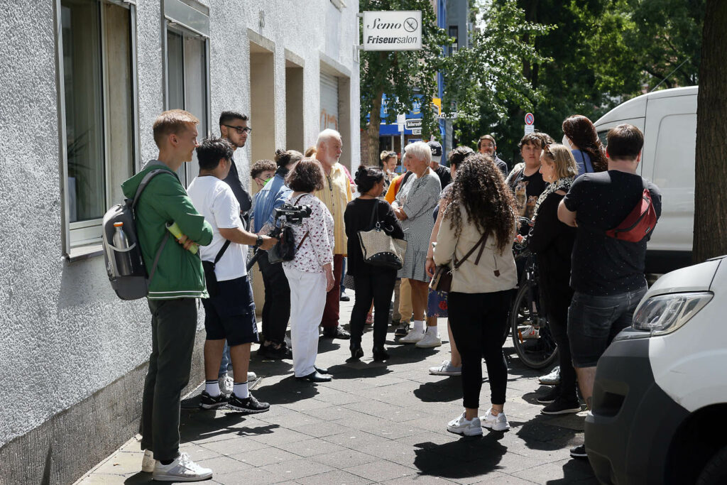 Rundgang der Anwohnerinitiative und der Grünen Mintropstraße und Stresemannplatz