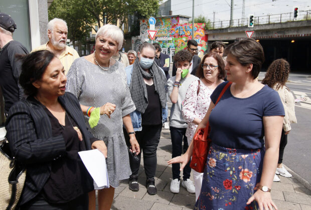 Rundgang der Anwohnerinitiative und der Grünen Mintropstraße und Stresemannplatz