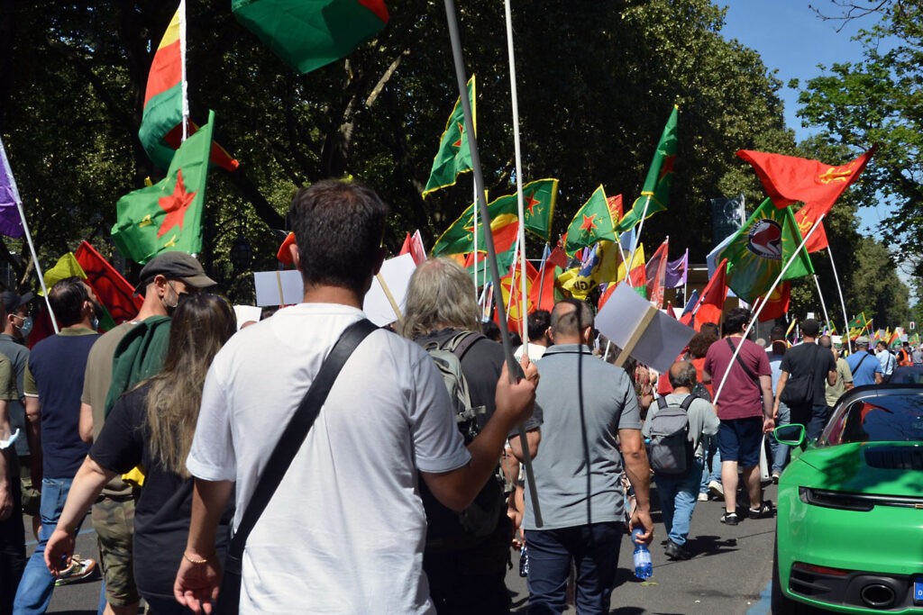 Demonstration Düsseldorf Kurden 14.08.2021 auf der Königsallee