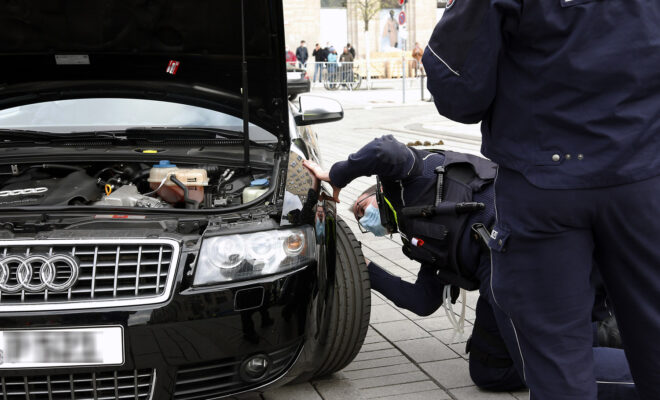 Düsseldorf Königsallee Kontrolle Tuning PS-Poser