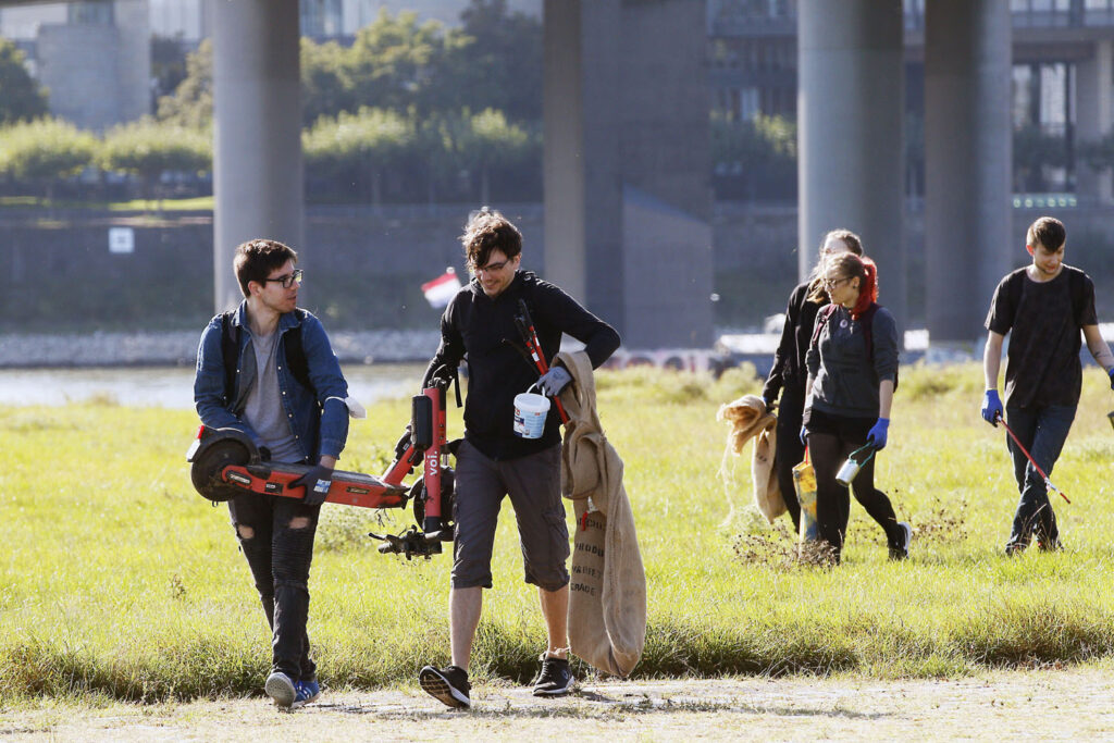 Rhine Clean Up 2021 in Düsseldorf