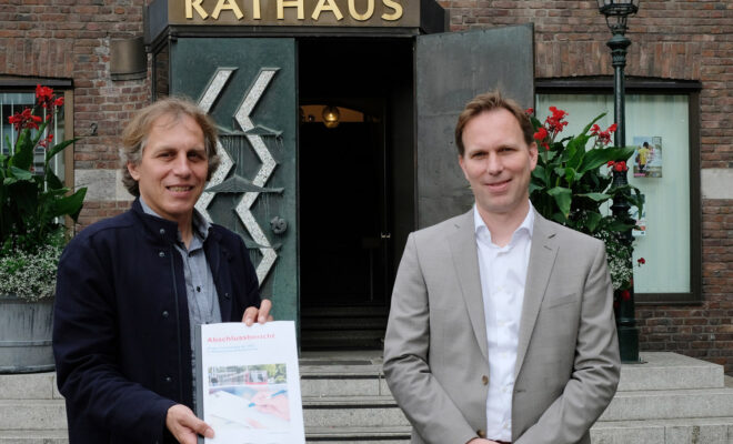 Düsseldorf Dezernent Jochen Kral und Florian Reeh, Leiter des Amts für Verkehrsmanagement.