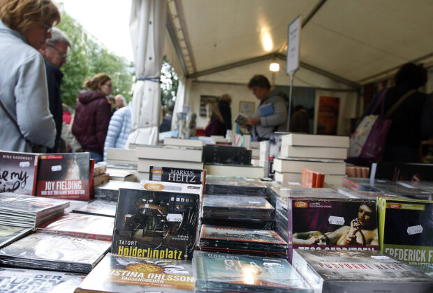 Bücherbummel auf der Königsallee in Düsseldorf