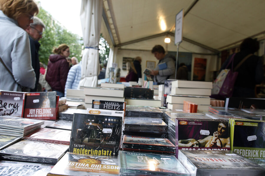 Bücherbummel auf der Königsallee in Düsseldorf