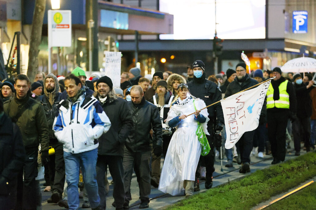 Düsseldorf, Corona, Impfpflicht, Demo