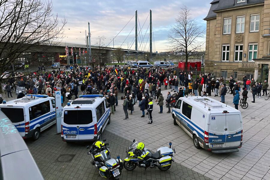 Düsseldorf, Corona, Impfpflicht, Demo