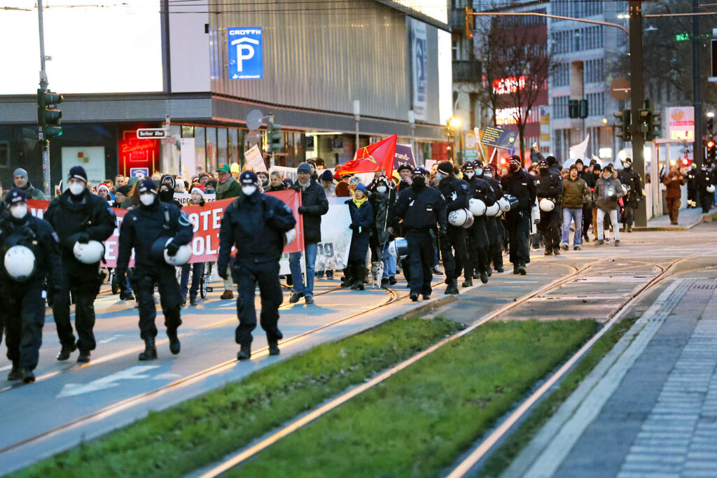 Düsseldorf, Corona, Impfpflicht, Demo