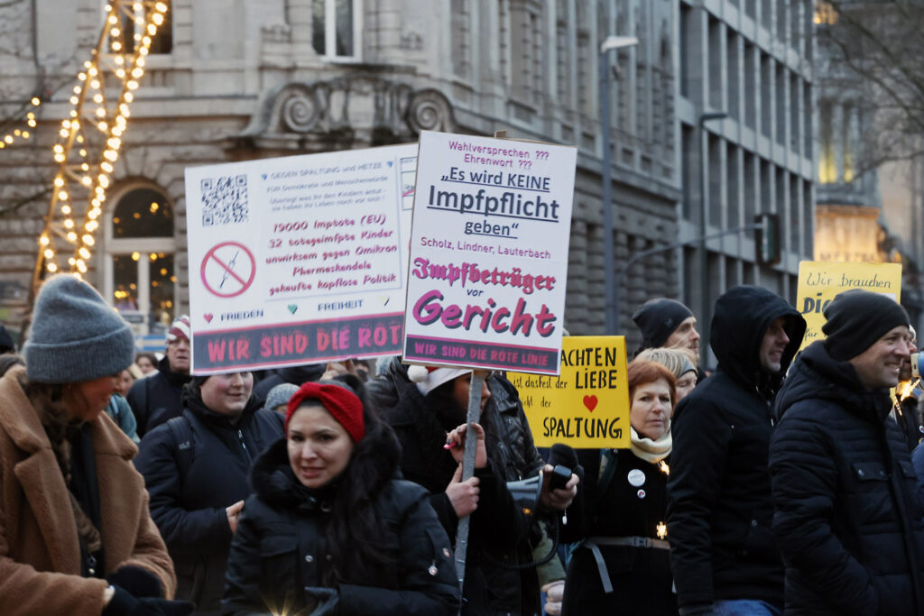 Düsseldorf, Corona, Impfpflicht, Demo