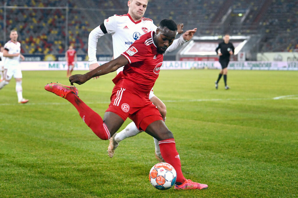 Khaled Narey beim Spiel Fortuna Düsseldorf gegen 1. FC Nürnberg