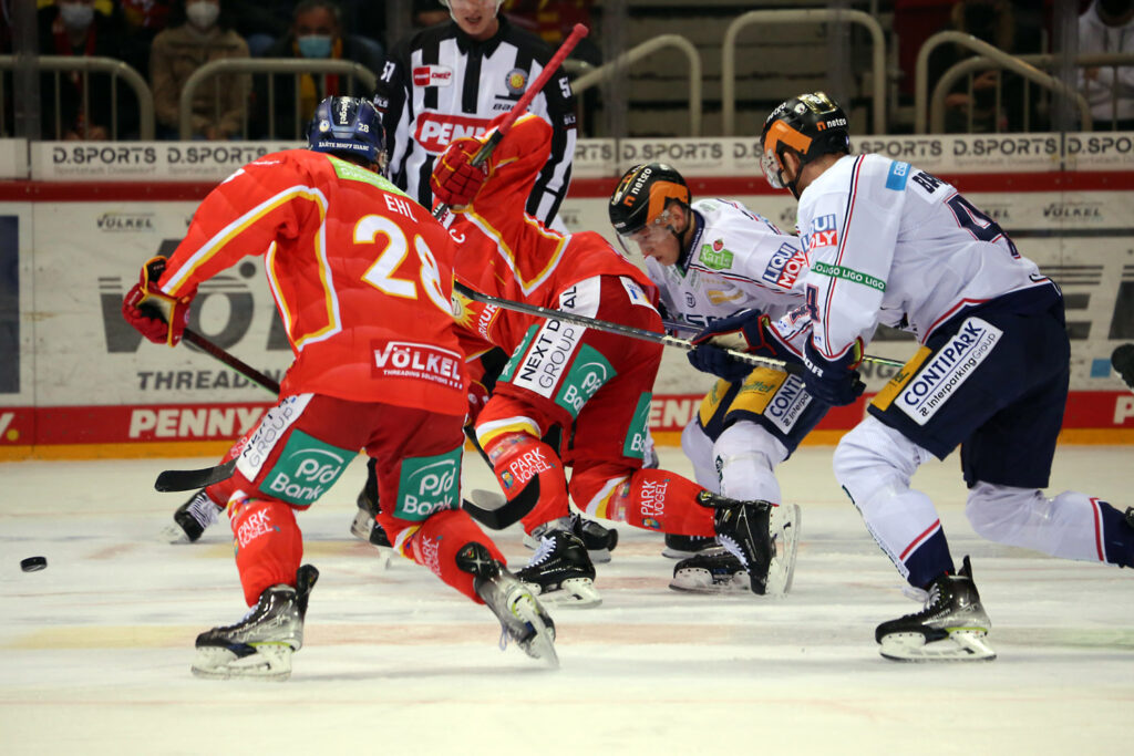 Last-Minute-Sieg der DEG Düsseldorf über die Eisbären.