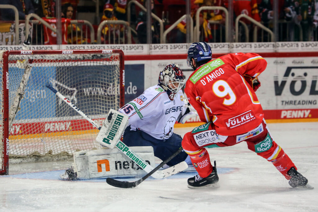 Last-Minute-Sieg der DEG Düsseldorf über die Eisbären.