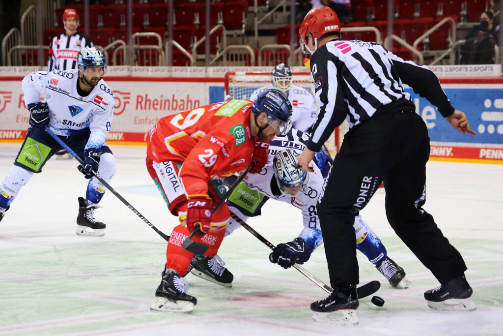 Wichtige Punkte im Kampf um die Playoffs: Die DEG Düsseldorf gewinnt am Freitag (18.3.) gegen ERC Ingolstadt mit 3:0.