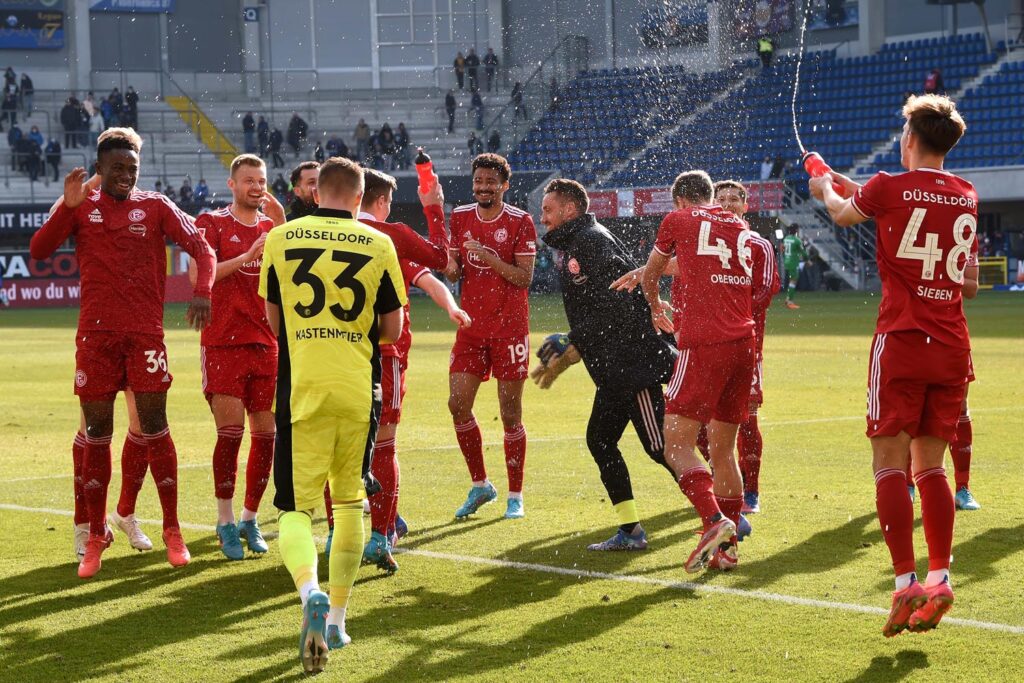 Die durch Corona geschwächte Mannschaft von Fortuna Düsseldorf hielt gegen SC Paderborn am Samstag (12.3.) ein Unentschieden.