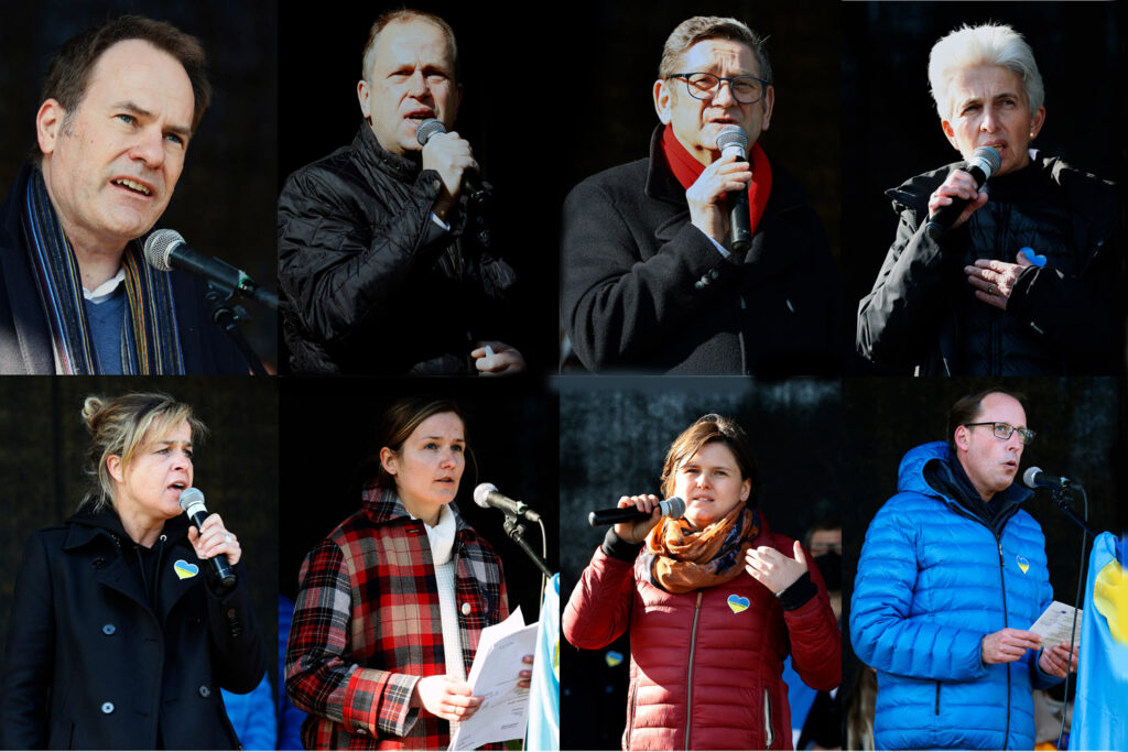 Rund 5000 Menschen protestierten am Samstag im Hofgarten von Düsseldorf gegen den russischen Angriffskrieg gegen die Ukraine.