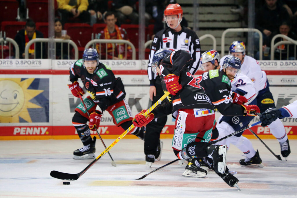 Düsseldorf gleicht im Viertelfinale aus: 3:2 Sieg gegen EHC Red Bull München.