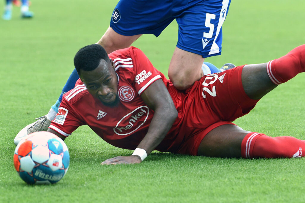 Fortuna Düsseldorf und der Karlsruher SC trennten sich am Sonntag (3.4.) unentschieden - 2:2.