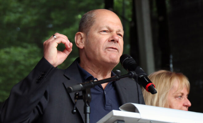 Die Kundgebung des DGB zum 1. Mai mit Bundeskanzler Scholz in Düsseldorf wurde massiv gestört.