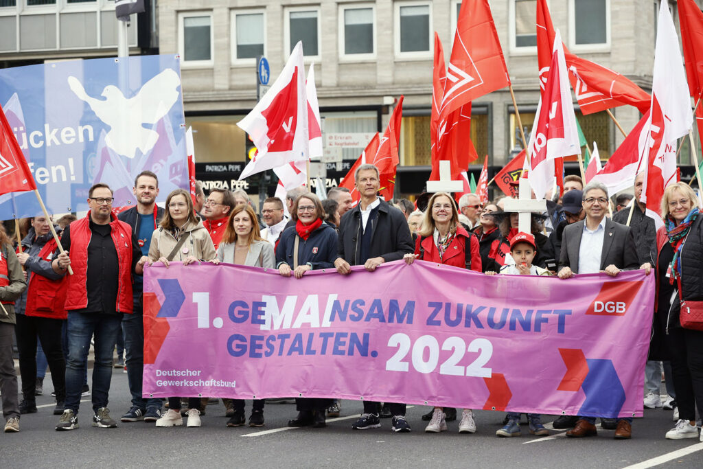 Die Kundgebung des DGB zum 1. Mai mit Bundeskanzler Scholz in Düsseldorf wurde massiv gestört.