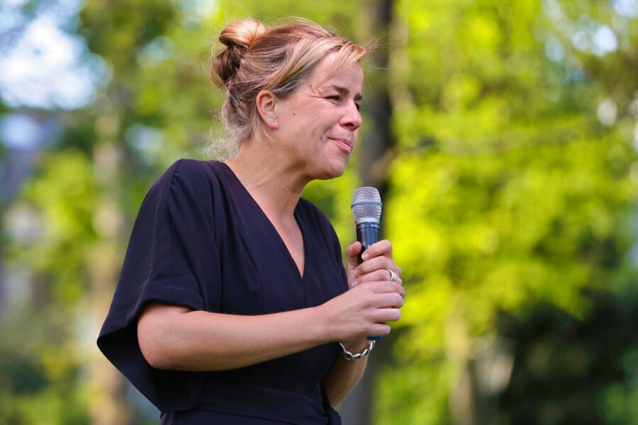 Mona Neubaur aus Düsseldorf führt die Grünen in Nordrhein-Westfalen.