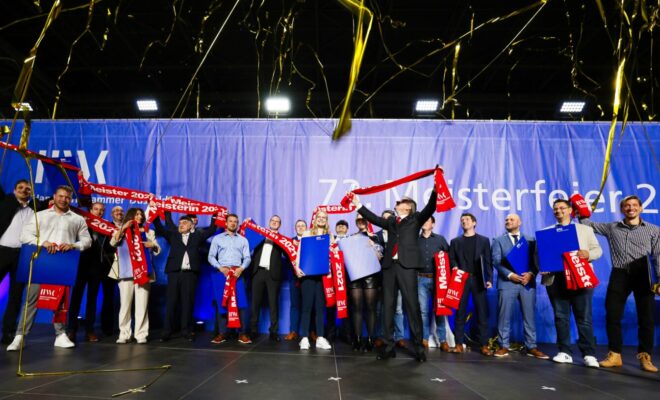 Bei der 73. Meisterfeier der Handwerkskammer Düsseldorf bekamen 286 Meister ihren Meisterbrief.